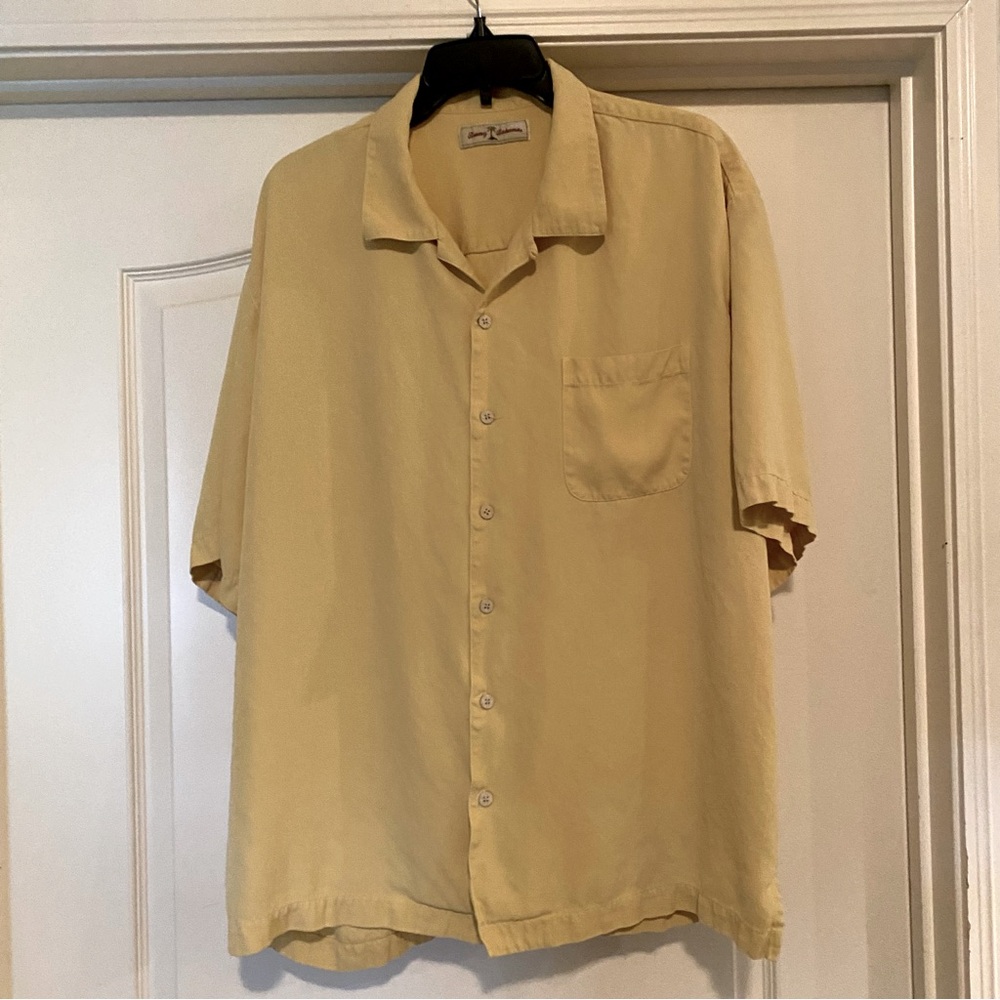 Tommy Bahama Short Sleeved Button Down Shirt Size XL